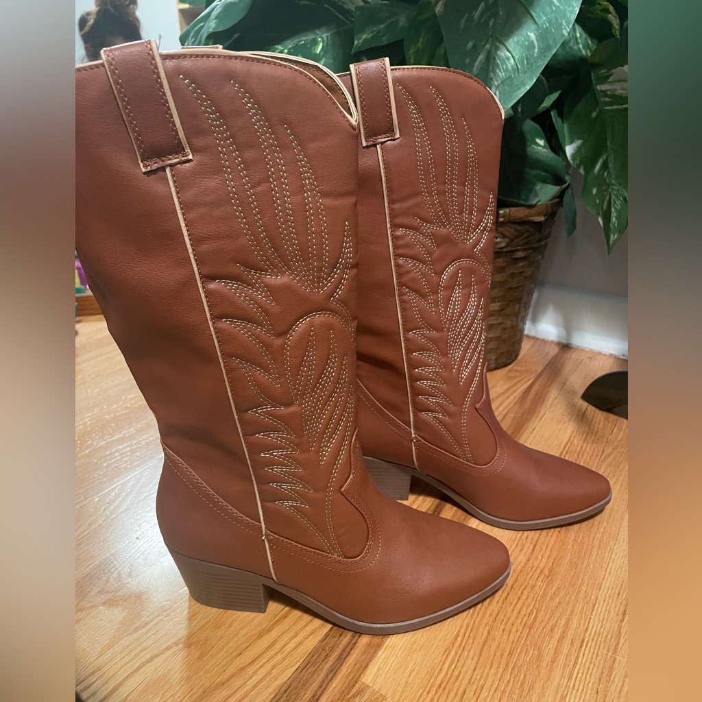 Brand New Qupid Montana73 Womens Embroidered Western Boots